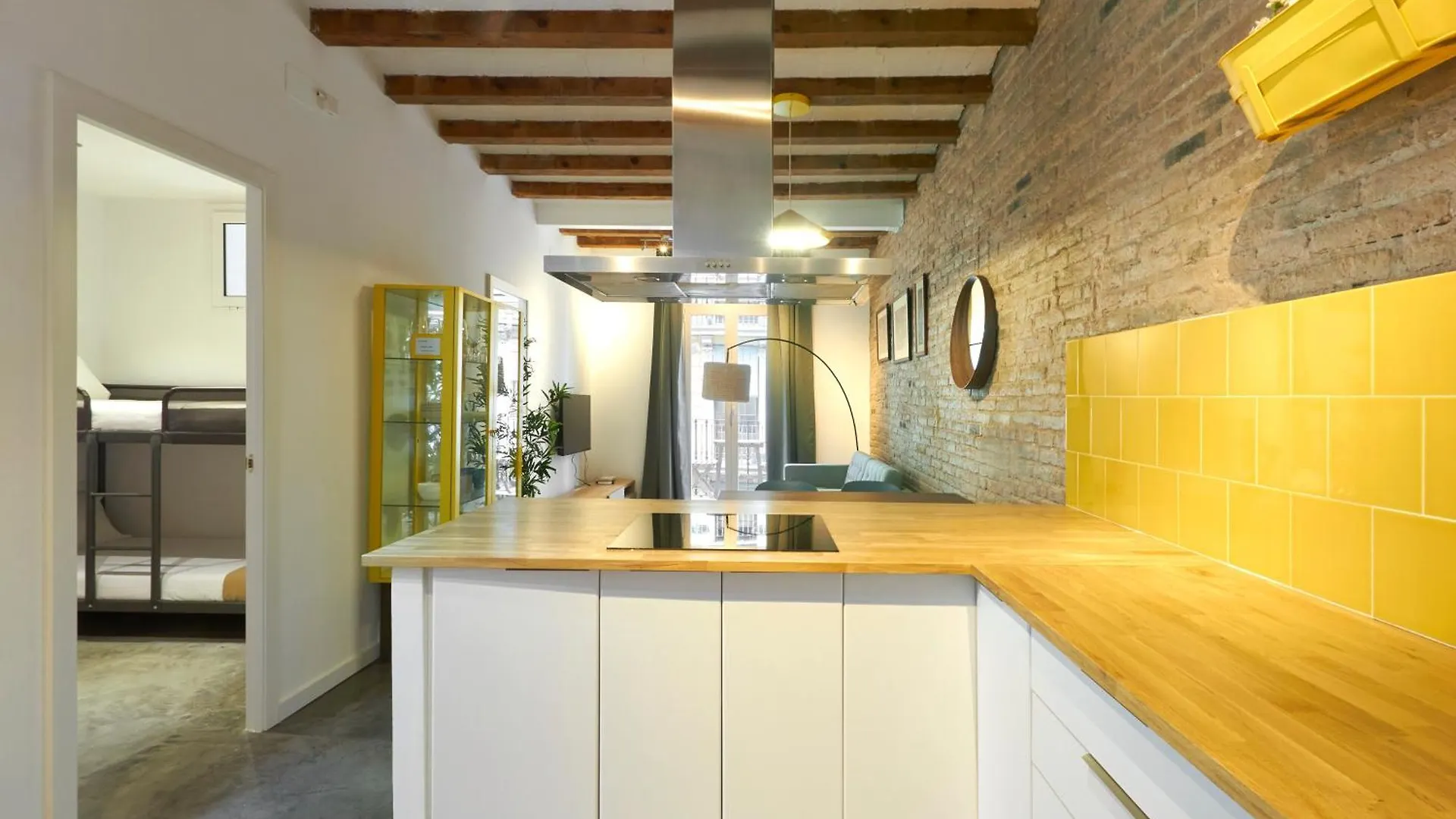 64 Apartment In A Typical Barcelona'S Old Building 0*, برشلونة